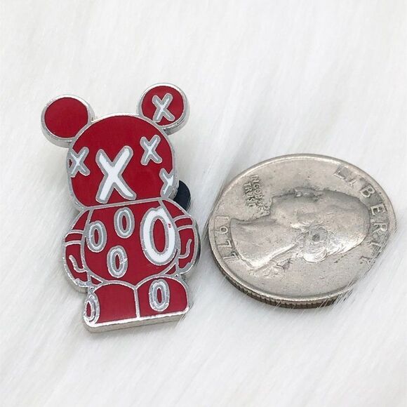 🔮 5/$25 Disney Vinylmation Jr X's & O's Pin - Picture 2 of 3
